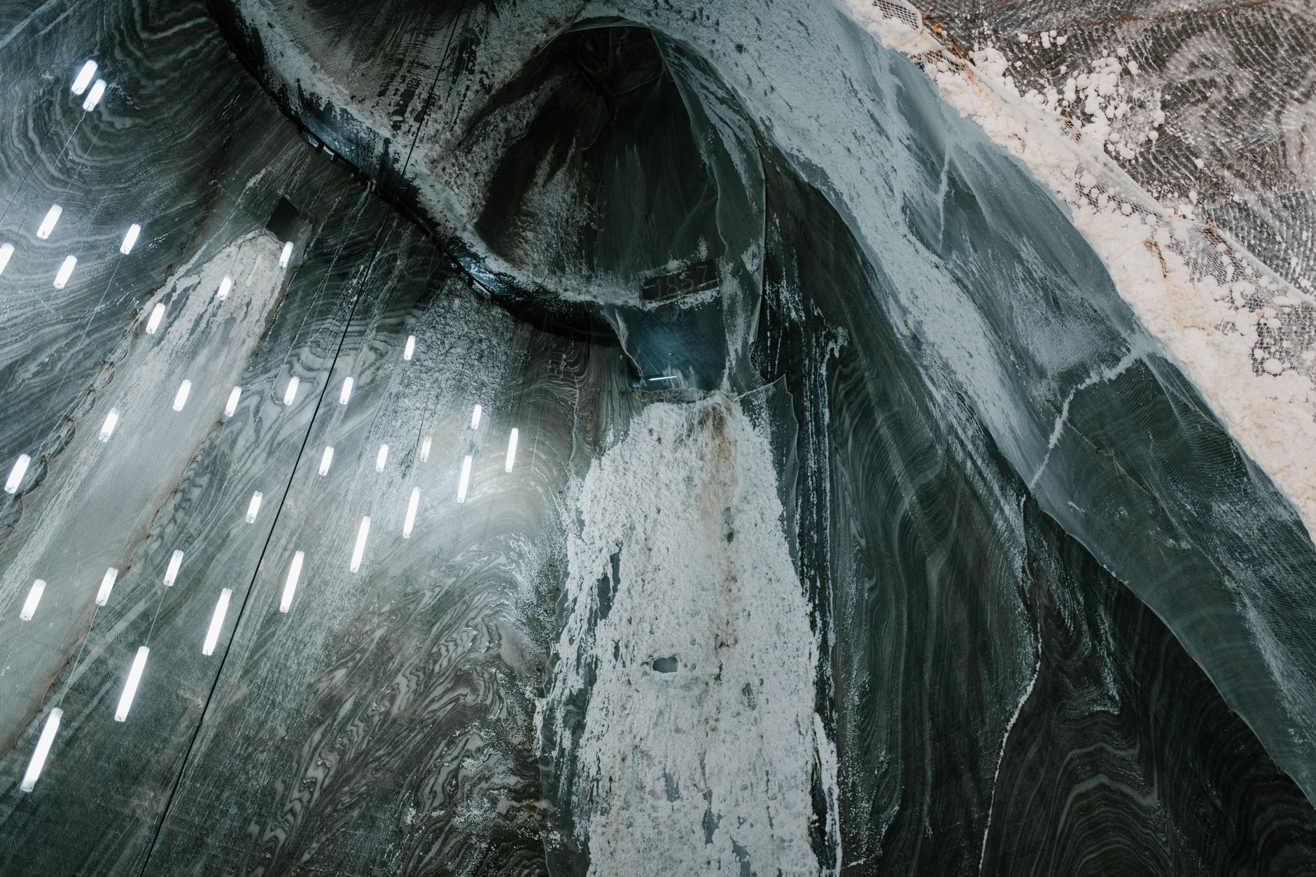 Pompage inondation cave équipe à Lyon